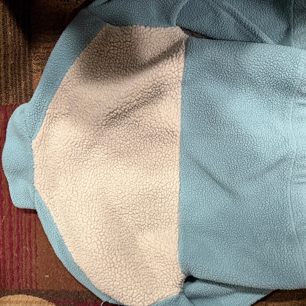 Columbia Blue and White Fleece Sweatshirt - Picture 4 of 5